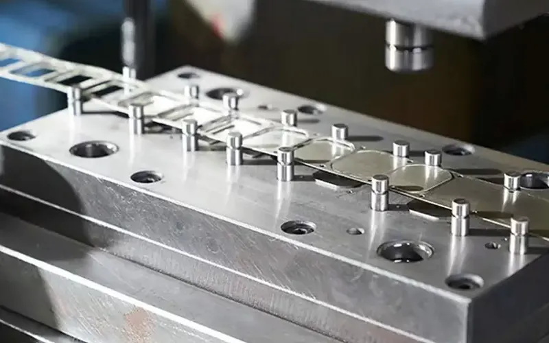 Mitä laitteita käytetään leimaamiseen?