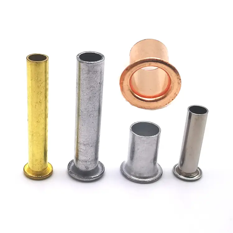 Opas kaksoiskorkin niitejen asettamiseen nahkaan