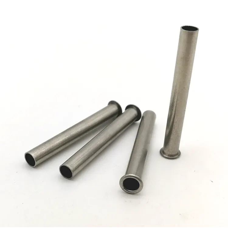 Ruostumattomasta teräksestä valmistettu putken niitit